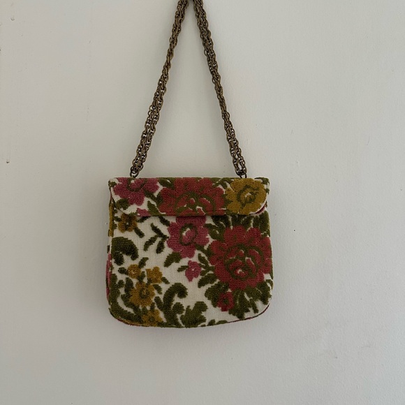 Vintage Floral Tapestry Purse with Brass Chain Strap - Picture 6 of 8